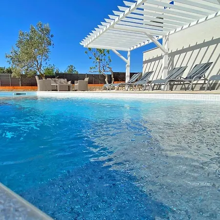 Pasman - 50 M2 Et Piscine Lejlighed