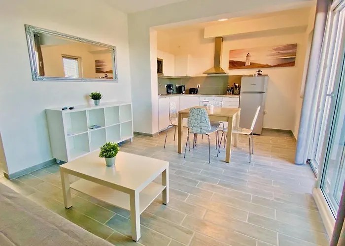 Pasman - 50 M2 Et Piscine * Pakoštane